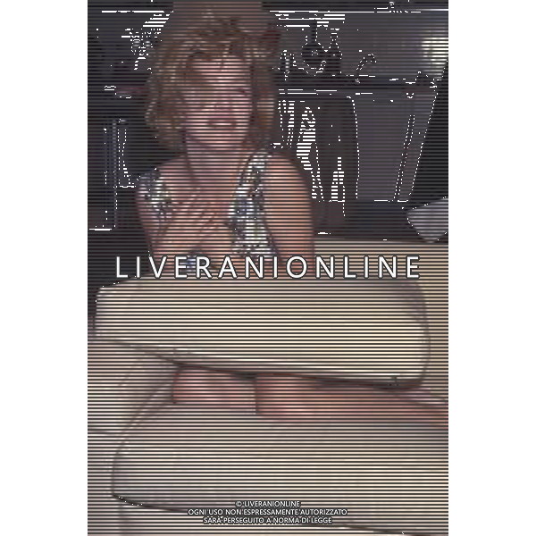 DIAP-RETROSPETTIVA NANCY BRILLI ATTRICE NELLA FOTO NANCY BRILLI PRESENTAZIONE DEL FILM “ITALIA -GERMANIA 4-3“A MILANO NELL\'ANNO 1990 AG ALDO LIVERANI SAS 
