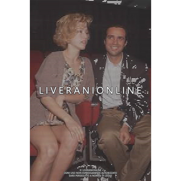DIAP-RETROSPETTIVA NANCY BRILLI ATTRICE NELLA FOTO NANCY BRILLI CON MASSIMO GHINI PRESENTAZIONE DEL FILM “ITALIA -GERMANIA 4-3“A MILANO NELL\'ANNO 1990 AG ALDO LIVERANI SAS 