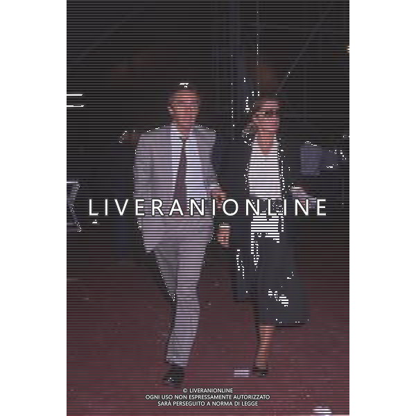 DIAP-RETROSPETTIVA CATHERINE SPAAK ATTRICE E CONDUTTRICE TELEVISIVA NELLA FOTO CATHERINE SPAAK CON IL MARITO DANIEL REY NELL\'ANNO 1990 AG ALDO LIVERANI SAS