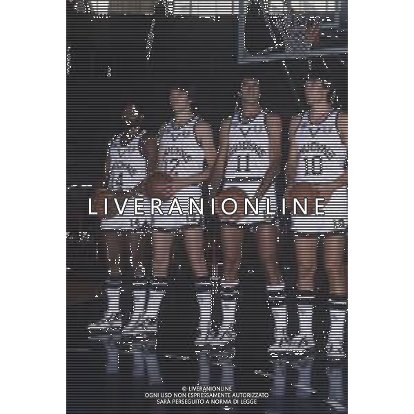 DIAP-RETROSPETTIVA FORMAZIONE SINUDYNE BASKET BOLOGNA ANNO 1980-1981 AG ALDO LIVERANI SAS