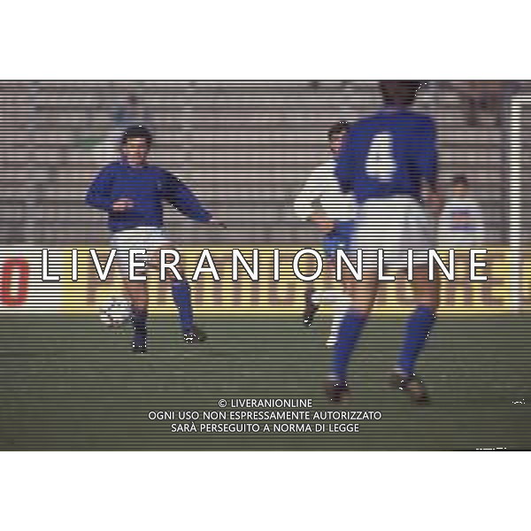 DIAP-RETROSPETTIVA GIORGIO BRESCIANI CALCIATORE NELLA FOTO GIORGIO BRESCIANI CON LA MAGLIA DELLA NAZIONALE ITALIANA ANNO 1988-89 AG ALDO LIVERANI SAS