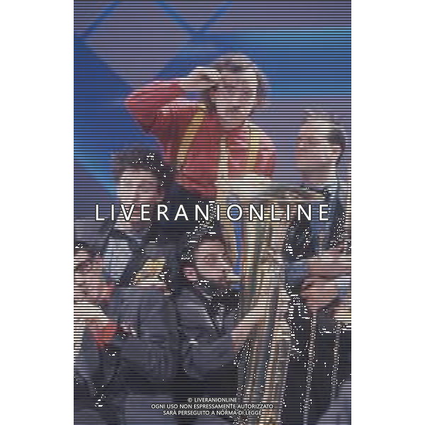 DIAP-RETROSPETTIVA MAURIZIO NICHETTI ATTORE NELLAFOTO MAURIZIO NICHETTI A MILANO NELL\'ANNO 1986 NELLA TRASMISSIONE TELEVISIVA “PISTA “CON LA BANDA OSIRIS AG ALDO LIVERANI SAS