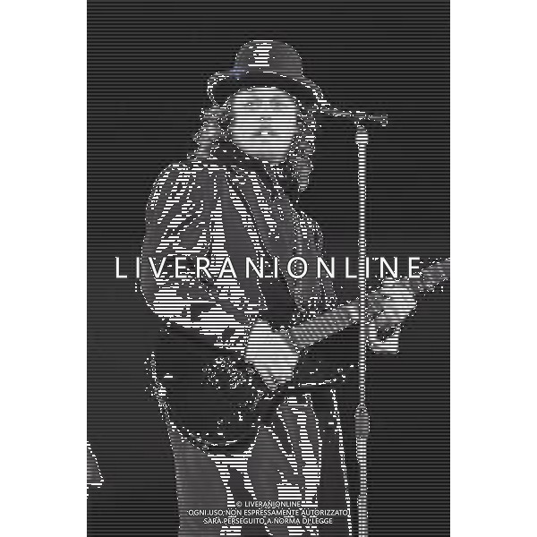 NEG-RETROSPETTIVA ZUCCHERO FORNACIARI CANTANTE NELLA FOTO ZUCCHERO FORNACIARI NELL\'ANNO 1989 AG ALDO LIVERANI SAS