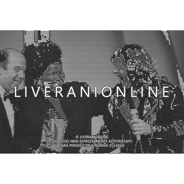 NEG-RETROSPETTIVA ZUCCHERO FORNACIARI CANTANTE NELLA FOTO ZUCCHERO FORNACIARI CON LIZA HUNT E LINO BANFI ALLA VELA D\'ORO NELL\'ANNO 1988 AG ALDO LIVERANI SAS
