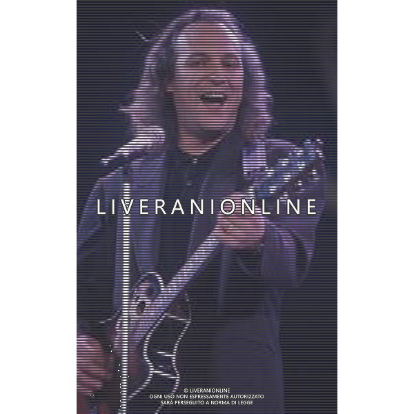DIAP-RETROSPETTIVA EUGENIO FINARDI CANTANTE NELLA FOTO EUGENIO FINARDI NELL\'ANNO 1989 AL FESTIVALBAR AG ALDO LIVERANI SAS 