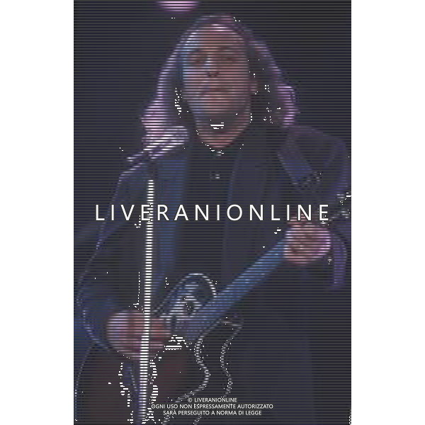 DIAP-RETROSPETTIVA EUGENIO FINARDI CANTANTE NELLA FOTO EUGENIO FINARDI NELL\'ANNO 1989 AL FESTIVALBAR AG ALDO LIVERANI SAS 