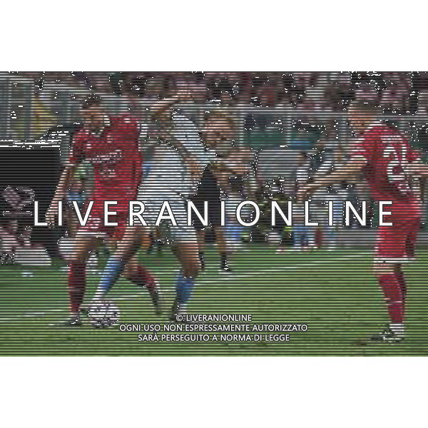 Giocatore A e Giocatore B in azione durante Palermo FC vs SSC Bari Serie B 25/26 presso lo stadio Renzo Barbera di Palermo il 19/09/25 ©Federico Serra - AGENZIA ALDO LIVERANI SAS