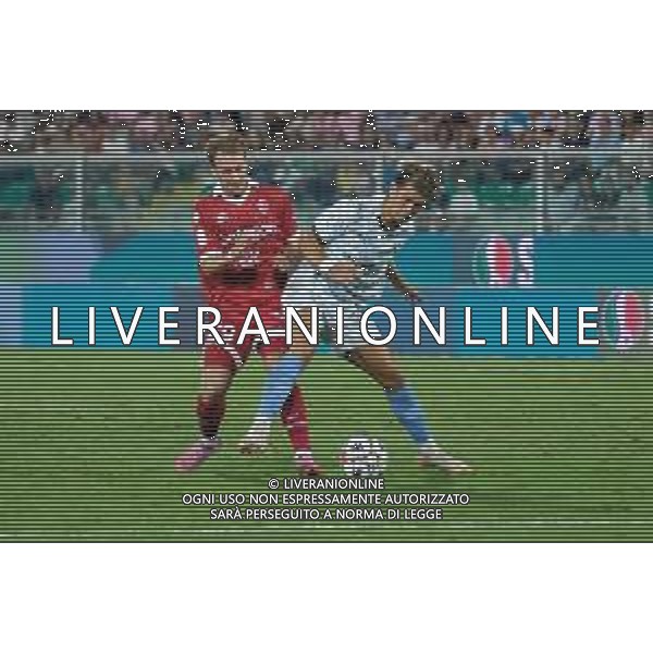 Matthias Verreth (SSC Bari) e Jacopo Segre (Palermo FC) in azione durante Palermo FC vs SSC Bari Serie B 25/26 presso lo stadio Renzo Barbera di Palermo il 19/09/25 ©Federico Serra - AGENZIA ALDO LIVERANI SAS