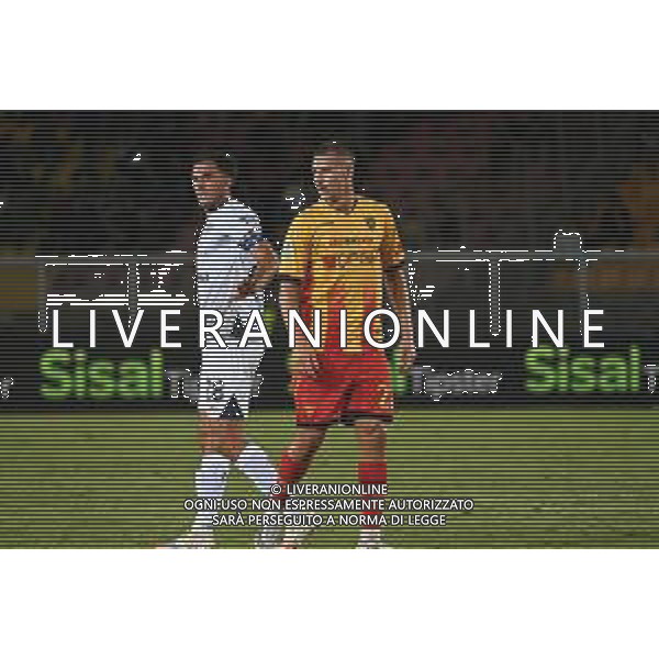 US Lecce vs AC Cagliari Calcio nella foto Camarda Francesco (Us Lecce) e Gabriele Zappa (Cagliari Calcio) Lecce (ITA) 19-09-2025 ©TVPG Pasquale Golia - AGENZIA ALDO LIVERANI SAS