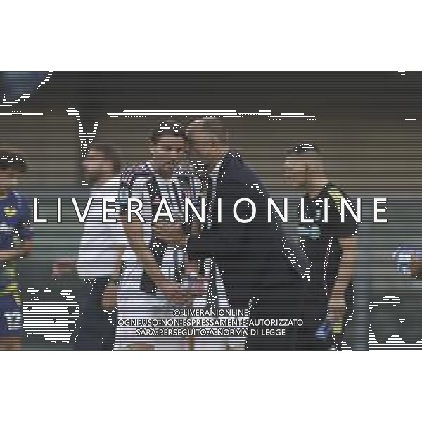Jugor Tudor Head Coach of Juventus FC speaks to Manuel Locatelli of Juventus FC during Hellas Verona FC vs Juventus FC, 4° Serie A Enilive 2025-26 game at Marcantonio Bentegodi stadium in Verona (VR), Italy, on September 20, 2025. (Photo by Davide Casentini)- AGENZIA ALDO LIVERANI