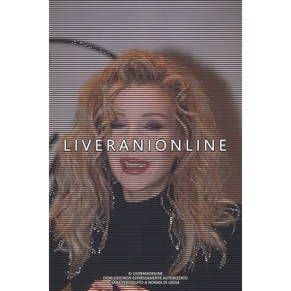 DIAP-RETROSPETTIVA IVANA SPAGNA CANTANTE NELLA FOTO IVANA SPAGNA NEL\'ANNO 1995 AL NEGOZIO VIRGIN STORE A MILANO AG ALDO LIVERANI SAS