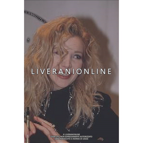 DIAP-RETROSPETTIVA IVANA SPAGNA CANTANTE NELLA FOTO IVANA SPAGNA NEL\'ANNO 1995 AL NEGOZIO VIRGIN STORE A MILANO AG ALDO LIVERANI SAS