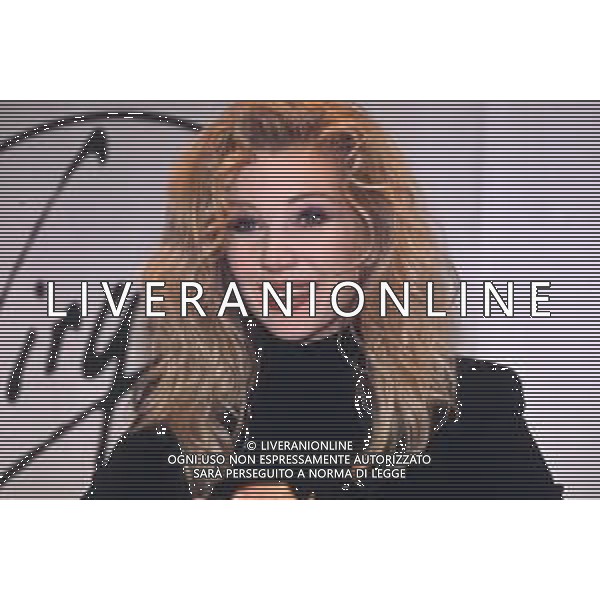 DIAP-RETROSPETTIVA IVANA SPAGNA CANTANTE NELLA FOTO IVANA SPAGNA NEL\'ANNO 1995 AL NEGOZIO VIRGIN STORE A MILANO AG ALDO LIVERANI SAS