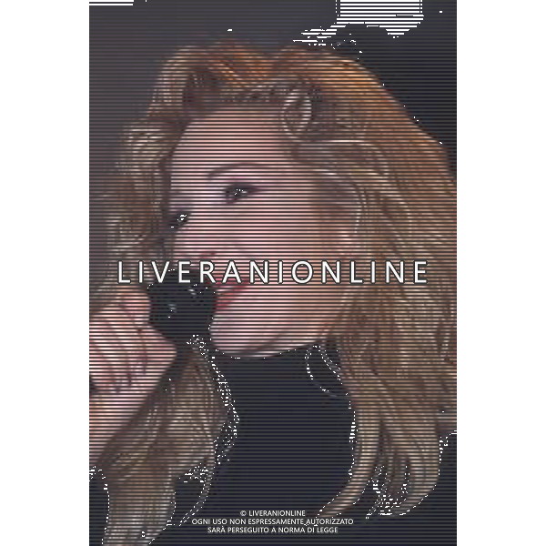 DIAP-RETROSPETTIVA IVANA SPAGNA CANTANTE NELLA FOTO IVANA SPAGNA NEL\'ANNO 1995 AL NEGOZIO VIRGIN STORE A MILANO AG ALDO LIVERANI SAS