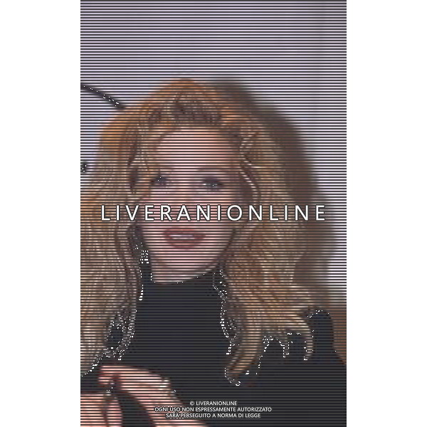 DIAP-RETROSPETTIVA IVANA SPAGNA CANTANTE NELLA FOTO IVANA SPAGNA NEL\'ANNO 1995 AL NEGOZIO VIRGIN STORE A MILANO AG ALDO LIVERANI SAS