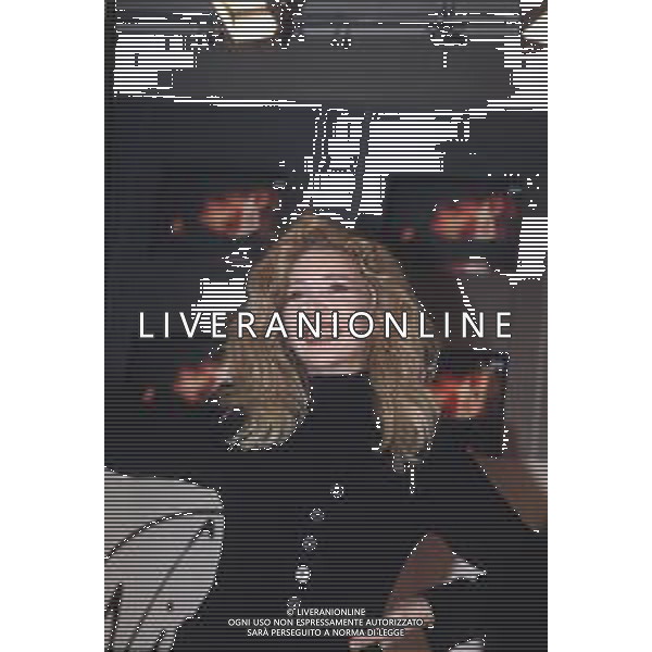 DIAP-RETROSPETTIVA IVANA SPAGNA CANTANTE NELLA FOTO IVANA SPAGNA NEL\'ANNO 1995 AL NEGOZIO VIRGIN STORE A MILANO AG ALDO LIVERANI SAS