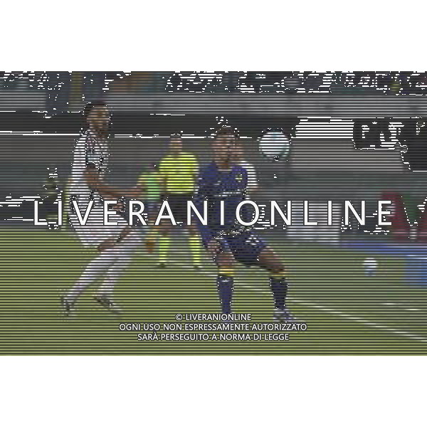 Giovane Santana do Nascimiento of Hellas Verona FC competes for the ball with Lloyd Kelly of Juventus FC during Hellas Verona FC vs Juventus FC, 4° Serie A Enilive 2025-26 game at Marcantonio Bentegodi stadium in Verona (VR), Italy, on September 20, 2025. (Photo by Davide Casentini)- AGENZIA ALDO LIVERANI