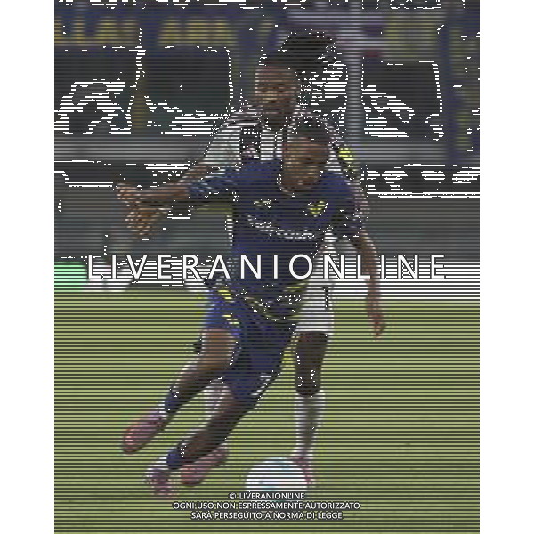Rafik Belghali of Hellas Verona FC battle for the ball with Khephren Thuram of Juventus FC during Hellas Verona FC vs Juventus FC, 4° Serie A Enilive 2025-26 game at Marcantonio Bentegodi stadium in Verona (VR), Italy, on September 20, 2025. (Photo by Davide Casentini)- AGENZIA ALDO LIVERANI