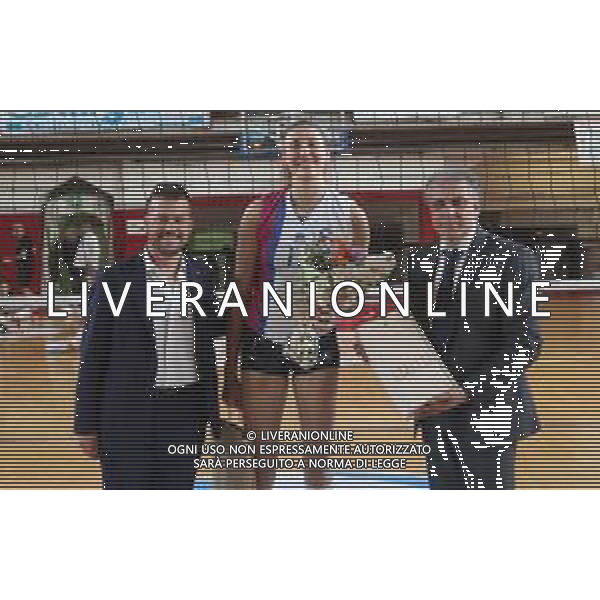 IMOLA 20 09 2025 SCANDICCI VOLLEY-CONSOLINI MARIGNANO VOLLEY SERIE A TROFEO MCDONALD\'S ORGANIZZATO DA DIFFUSIONE SPORT IMOLA NELLA FOTO EKATERINA ANTROPOVA SCANDICCI VOLLEY CON PASQUALE DE SIMONE PRESIDENTE PROVINCIALE DI BOLOGNA PALLAVOLO E SINDACO DI IMOLA MARCO PANIERI ©SANNA- AGENZIA ALDO LIVERANI