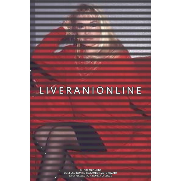 DIAP-RETROSPETTIVA MARIA GIOVANNA ELMI PRESENTATRICE TELEVISIVA NELLA FOTO MARIA GIOVANNA ELMI NELL\'ANNO 1990 A MILANO AG ALDO LIVERANI SAS