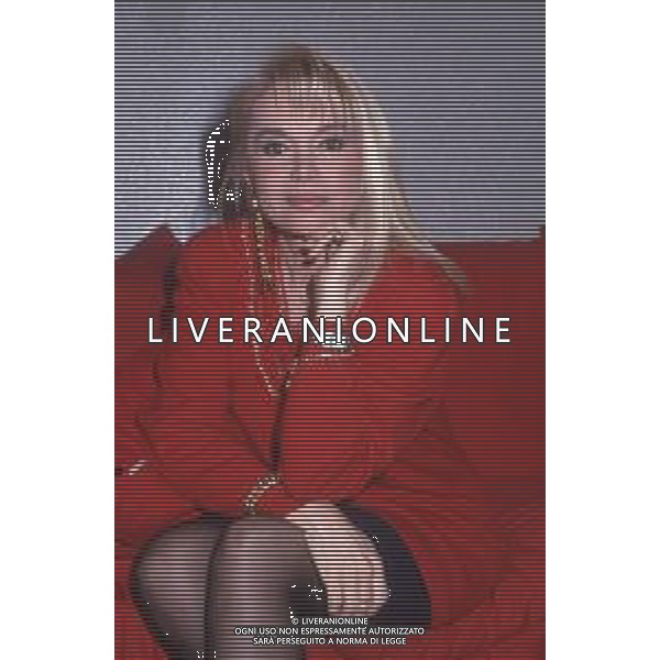 DIAP-RETROSPETTIVA MARIA GIOVANNA ELMI PRESENTATRICE TELEVISIVA NELLA FOTO MARIA GIOVANNA ELMI NELL\'ANNO 1990 A MILANO AG ALDO LIVERANI SAS