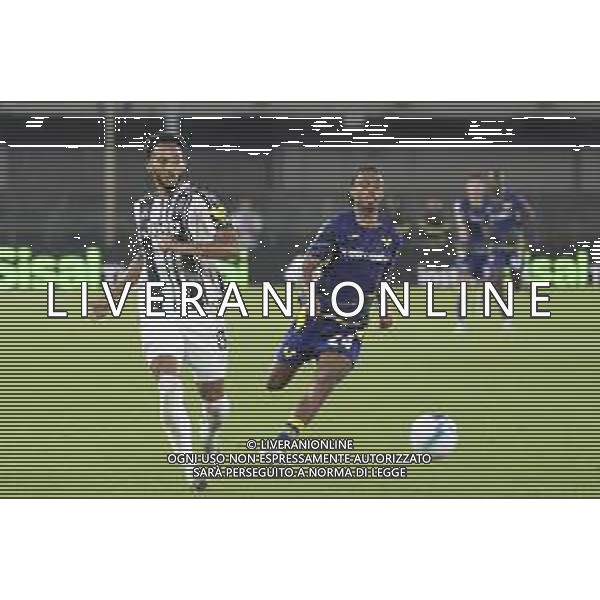 Lloyd Kelly of Juventus FC play the ball during Hellas Verona FC vs Juventus FC, 4° Serie A Enilive 2025-26 game at Marcantonio Bentegodi stadium in Verona (VR), Italy, on September 20, 2025. (Photo by Davide Casentini)- AGENZIA ALDO LIVERANI