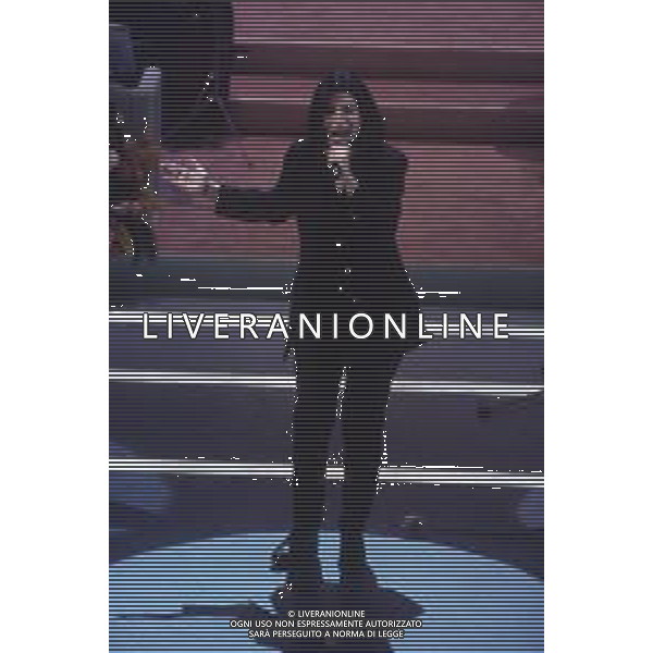 DIAP-RETROSPETTIVA LAURA PAUSINI CANTANTE NELLA FOTO LAURA PAUSINI AL FESTIVAL DI SANREMO NELL\'ANNO 1993 AG ALDO LIVERANI SAS