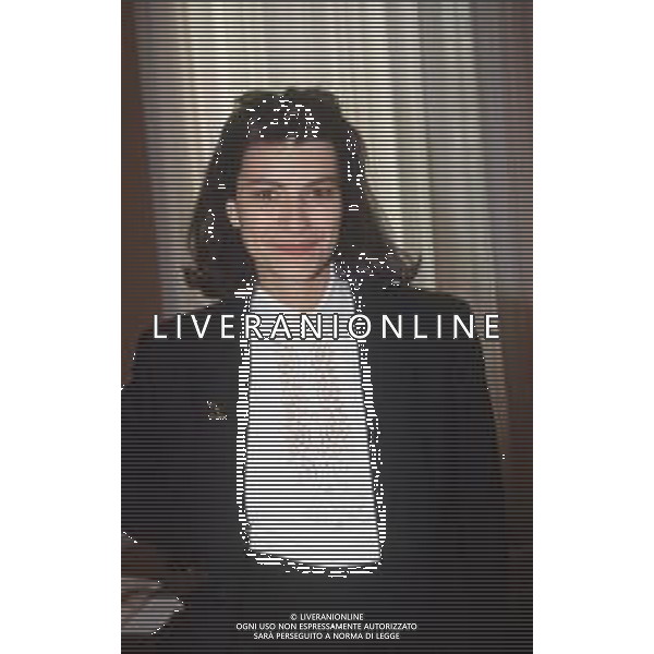 DIAP-RETROSPETTIVA LAURA PAUSINI CANTANTE NELLA FOTO LAURA PAUSINI AL FESTIVAL DI SANREMO NELL\'ANNO 1993 AG ALDO LIVERANI SAS