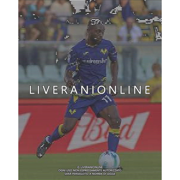 Jean-Daniel Akpa Akpro of Hellas Verona FC play the ball during Hellas Verona FC vs Juventus FC, 4° Serie A Enilive 2025-26 game at Marcantonio Bentegodi stadium in Verona (VR), Italy, on September 20, 2025. (Photo by Davide Casentini) AG ALDO LIVERANI SAS