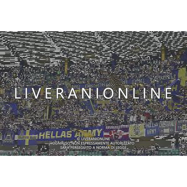 Hellas Veorna fans show their support during Hellas Verona FC vs Juventus FC, 4° Serie A Enilive 2025-26 game at Marcantonio Bentegodi stadium in Verona (VR), Italy, on September 20, 2025. (Photo by Davide Casentini) AG ALDO LIVERANI SAS