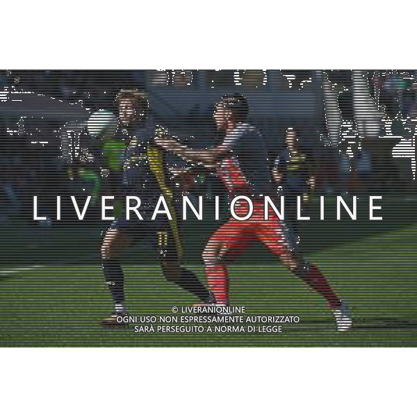 TVRG Cremonese vs Parma nella foto Pontus Almqvist (Parma) e Giuseppe Pezzella (Cremonese) Cremona 21-09-2025 Stadio Giovanni Zini Cremonese vs Parma Campionato Serie A Enilive - 4a giornata foto Roberto Garavaglia/Agenzia Aldo Liverani sas