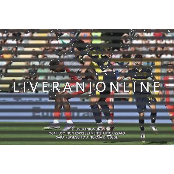 TVRG Cremonese vs Parma nella foto Faris Pemi Moumbagna (Cremonese) e Alessandro Circati (Parma) Cremona 21-09-2025 Stadio Giovanni Zini Cremonese vs Parma Campionato Serie A Enilive - 4a giornata foto Roberto Garavaglia/Agenzia Aldo Liverani sas