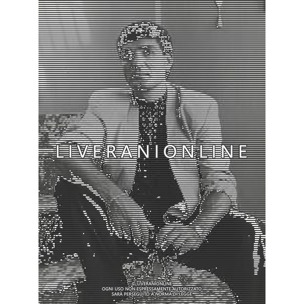 NEG-RETROSPETTIVA PATRIZIO OLIVA PUGILE NELLA FOTO PATRIZIO OLIVA A MILANO NELL\'ANNO 1988 IN TERRAZZA MARTINI AG ALDO LIVERANI SAS