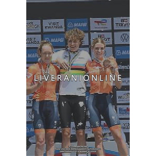 21-09-2025 World Championships Elite Women Cronometro; 2025, Svizzera; 2025, Olanda; Reusser, Marlen; Van Der Breggen, Anna; Vollering, Demi; Kigali; ©SIROTTI - AGENZIA ALDO LIVERANI