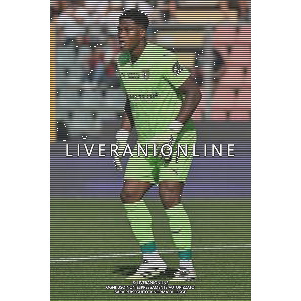 TVRG Cremonese vs Parma nella foto Zion Suzuki (Parma) Cremona 21-09-2025 Stadio Giovanni Zini Cremonese vs Parma Campionato Serie A Enilive - 4a giornata foto Roberto Garavaglia/Agenzia Aldo Liverani sas