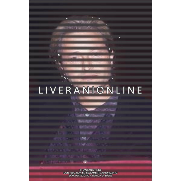 DIAP-RETROSPETTIVA AMEDEO MINGHI CANTANTE NELLA FOTO AMEDEO MINGHI A SANREMO NELL\'ANNO 1991 AG ALDO LIVERANI SAS