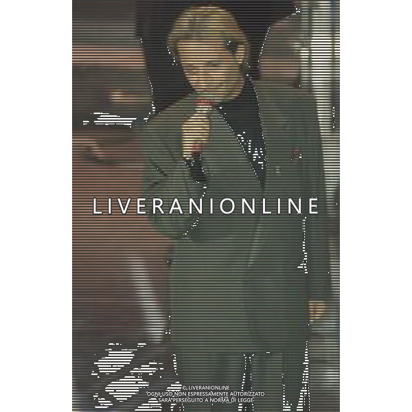 DIAP-RETROSPETTIVA AMEDEO MINGHI CANTANTE NELLA FOTO AMEDEO MINGHI A SANREMO NELL\'ANNO 1991 AG ALDO LIVERANI SAS