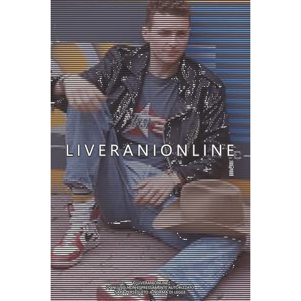 DIAP-RETRSPETTIVA LORENZO JOVANOTTI CANTANTE NLLA FOTO LORENZO JOVANOTTI A MILANO NELL\'ANNO 1987 A RADIO DEEJAY AG ALDO LIVERANI SAS