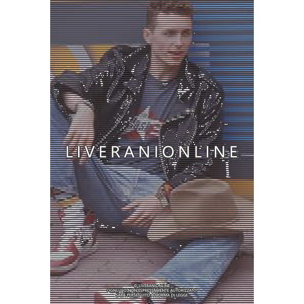 DIAP-RETRSPETTIVA LORENZO JOVANOTTI CANTANTE NLLA FOTO LORENZO JOVANOTTI A MILANO NELL\'ANNO 1987 A RADIO DEEJAY AG ALDO LIVERANI SAS