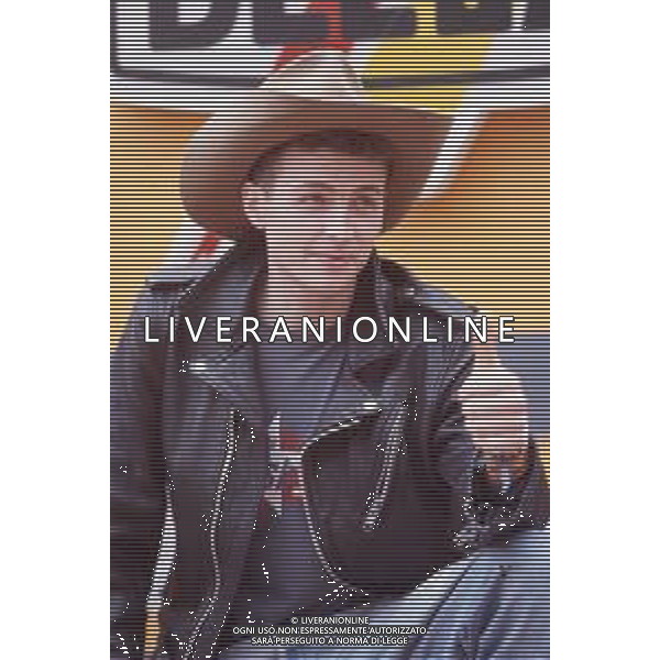 DIAP-RETRSPETTIVA LORENZO JOVANOTTI CANTANTE NLLA FOTO LORENZO JOVANOTTI A MILANO NELL\'ANNO 1987 A RADIO DEEJAY AG ALDO LIVERANI SAS