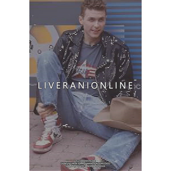 DIAP-RETRSPETTIVA LORENZO JOVANOTTI CANTANTE NLLA FOTO LORENZO JOVANOTTI A MILANO NELL\'ANNO 1987 A RADIO DEEJAY AG ALDO LIVERANI SAS