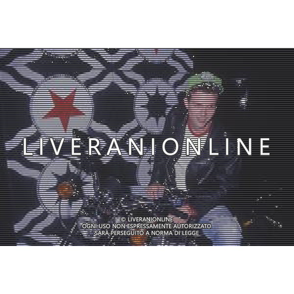 DIAP-RETROSPETTIVA LORENZO JOVANOTTI CANTANTE NLLA FOTO LORENZO JOVANOTTI A MILANO NELL\'ANNO 1985-90 AG ALDO LIVERANI SAS