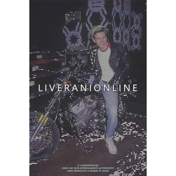 DIAP-RETROSPETTIVA LORENZO JOVANOTTI CANTANTE NLLA FOTO LORENZO JOVANOTTI A MILANO NELL\'ANNO 1985-90 AG ALDO LIVERANI SAS