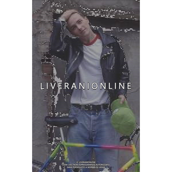 DIAP-RETROSPETTIVA LORENZO JOVANOTTI CANTANTE NLLA FOTO LORENZO JOVANOTTI A MILANO NELL\'ANNO 1985-90 AG ALDO LIVERANI SAS