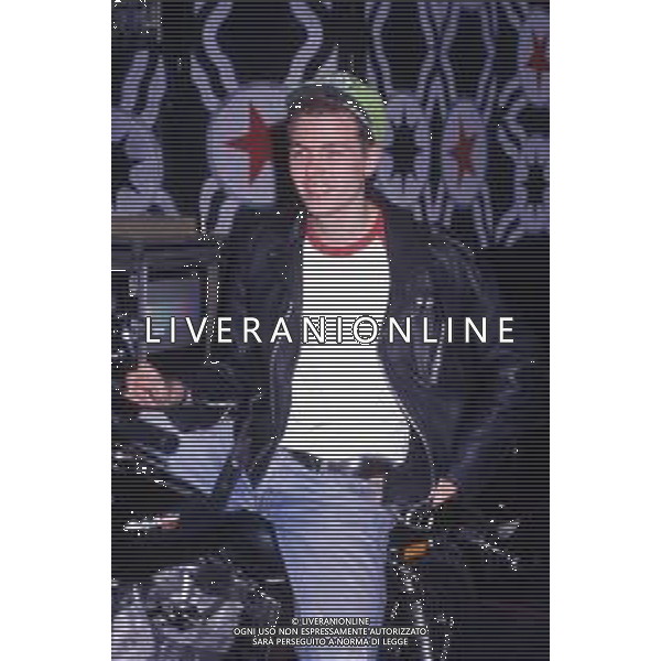 DIAP-RETROSPETTIVA LORENZO JOVANOTTI CANTANTE NLLA FOTO LORENZO JOVANOTTI A MILANO NELL\'ANNO 1985-90 AG ALDO LIVERANI SAS