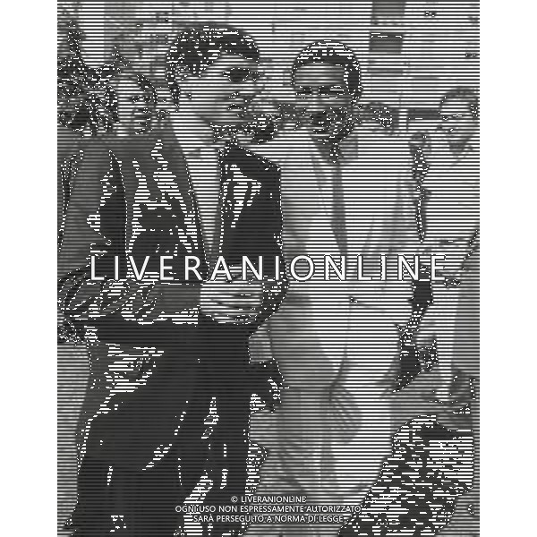 NEG-RETROSPETTIVA PATRIZIO OLIVA PUGILE NELLA FOTO PATRIZIO OLIVA IL GIORNO DEL SUO MATRIMONIO NELL\'ANNO 1982 CON NINOO LA ROCCA AG ALDO LIVERANI SAS