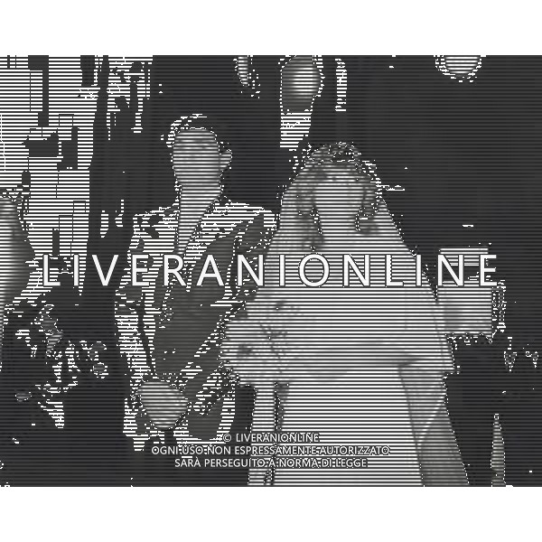 NEG-RETROSPETTIVA PATRIZIO OLIVA PUGILE NELLA FOTO PATRIZIO OLIVA IL GIORNO DEL SUO MATRIMONIO NELL\'ANNO 1982 LA MOGLIE SILVANA CAIAZZO AG ALDO LIVERANI SAS