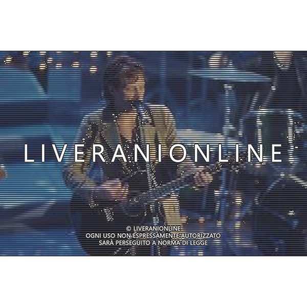 DIAP-RETROSPETTIVA BON JOVI CANTANTE NELLA FOTO BON JOVI A SANREMO NELL\'ANNO 1996 AG ALDO LIVERANI SAS
