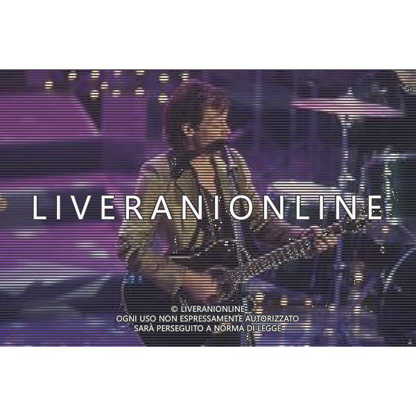 DIAP-RETROSPETTIVA BON JOVI CANTANTE NELLA FOTO BON JOVI A SANREMO NELL\'ANNO 1996 AG ALDO LIVERANI SAS
