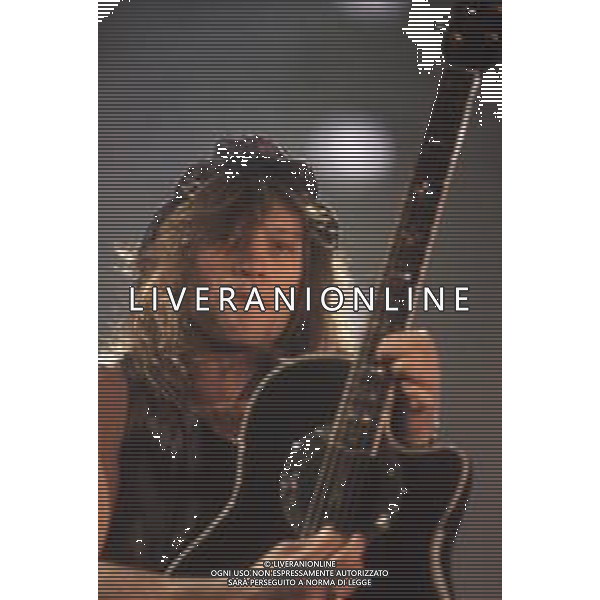 DIAP-RETROSPETTIVA BON JOVI CANTANTE NELLA FOTO BON JOVI A SANREMO NELL\'ANNO 1996 AG ALDO LIVERANI SAS